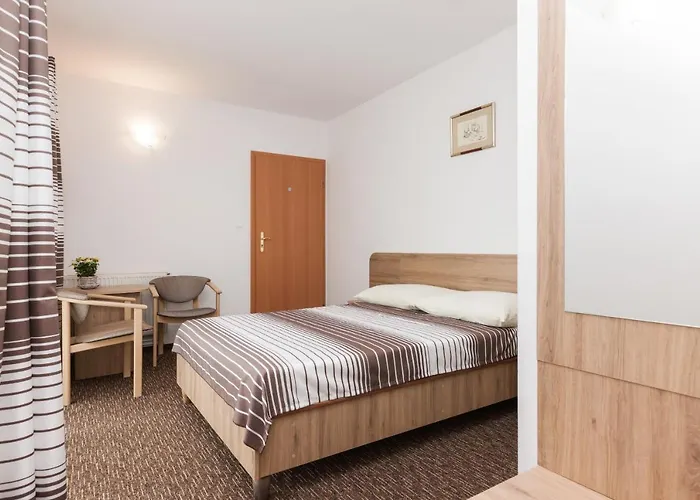 Oskar Alloggio in famiglia